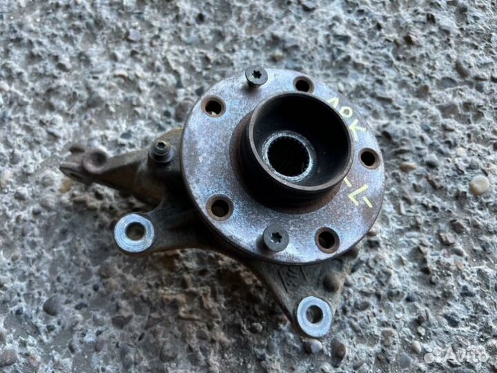 Кулак передний левый левый Renault Arkana пробег