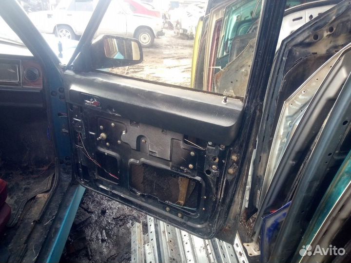 Дверь передняя правая Волга 24