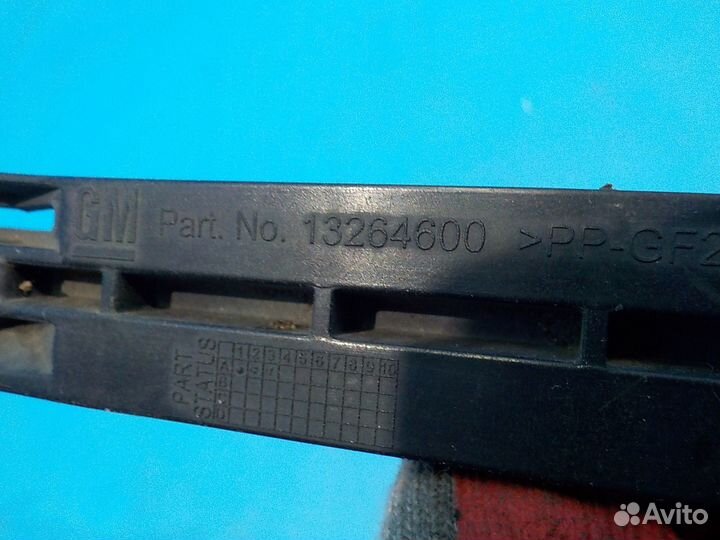 Кронштейн переднего бампера левый opel Astra J GTC