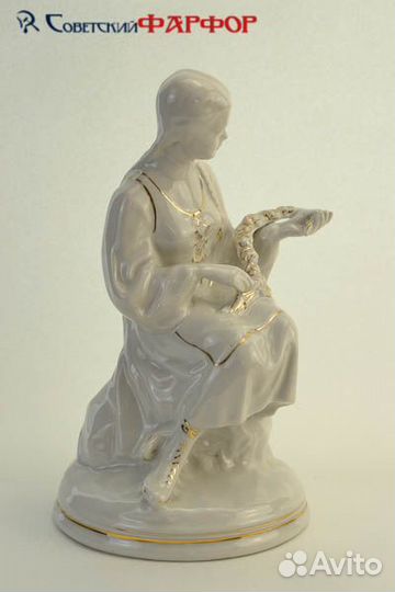 Девушка с венком