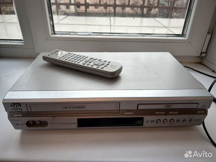 DVD + VHS видеомагнитофон JVC