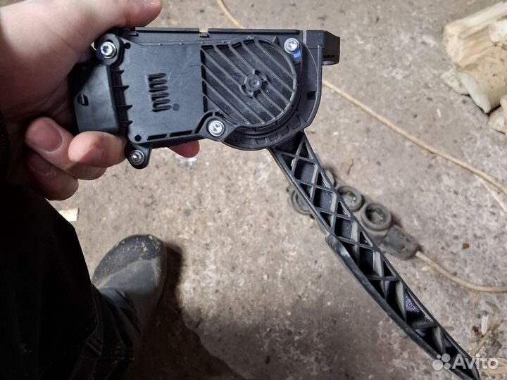 Педаль газа LADA Granta Kalina