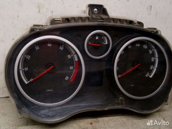 Приборная панель Опель Корса