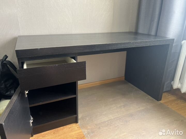 Письменный стол IKEA