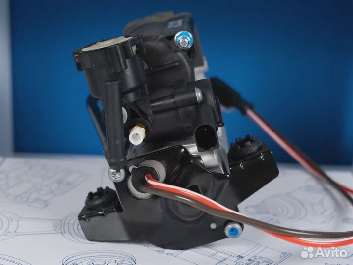 Кoмпрессoр для пневмoпoдвески на Mercedes w220