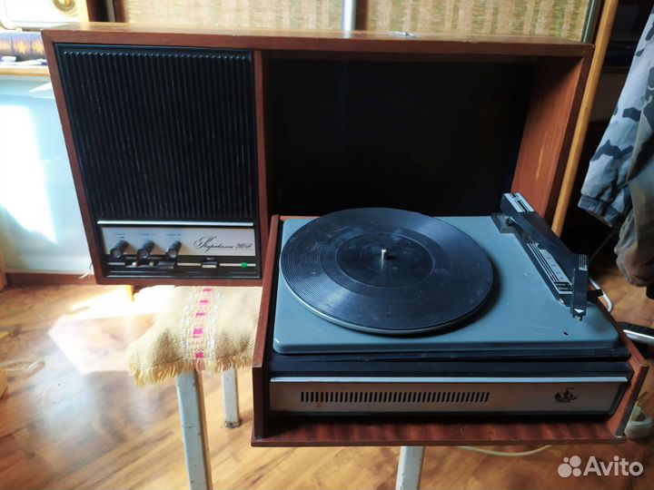 Радиола Каравелла,для пластинок