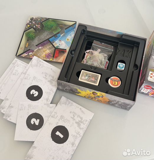 На доставке Зомби в школе настольная игра