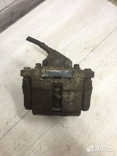 Суппорт передний правый LADA Kalina хэчбек 11183