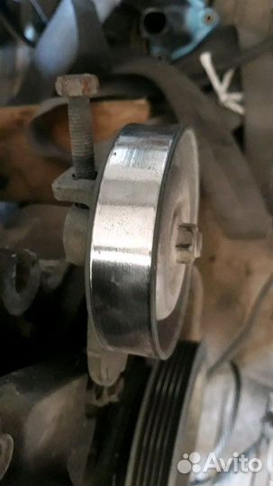 Ролик натяжной с кронштейном и натяжителем cr12de