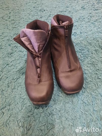 Лыжные ботинки