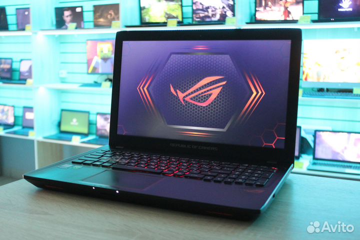 Игровой Asus Rog Strix/GTX 1050/i5-7нq/Новый SSD