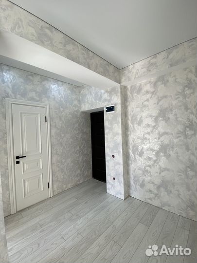 Поклейка обоев