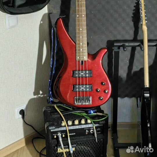 Бас гитара Yamaha RBX-374 4 струны активная