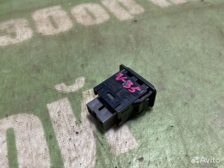 Кнопка курсовой устойчивости Infiniti G35 V35