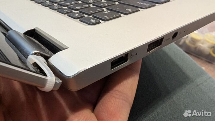 Ноутбук Lenovo Yoga 720-15IKB