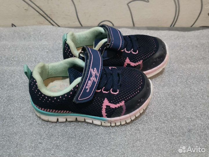 Кроссовки для девочки 20 размер