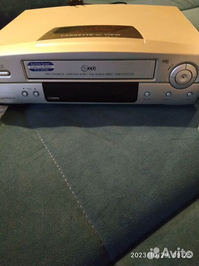 Видеомагнитофон LG