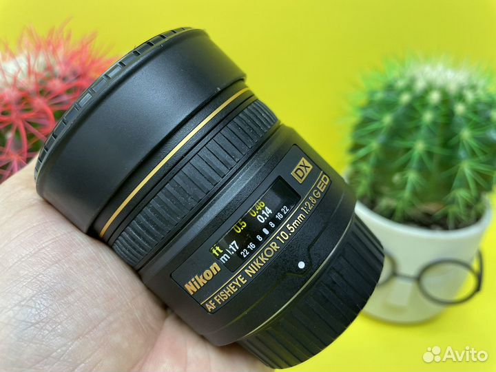 Nikon 10.5mm f/2.8G