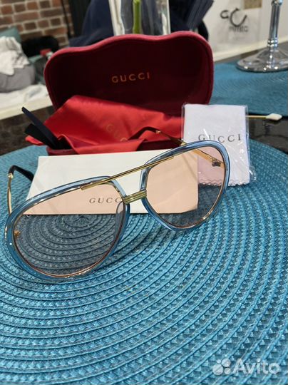 Солнечные очки gucci