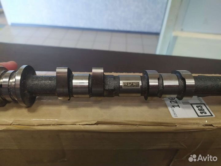 Впускной распределительный вал Ford Kuga 1801262