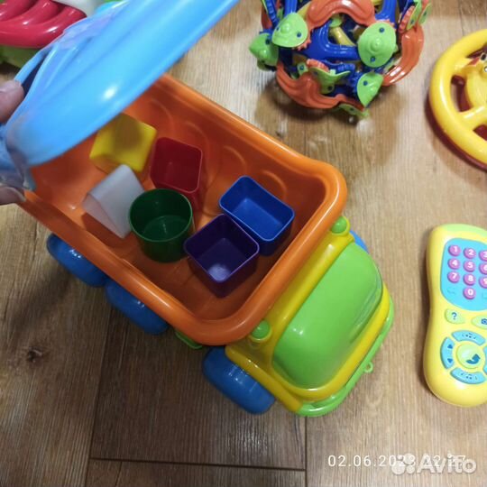 Детские развивающие игрушки