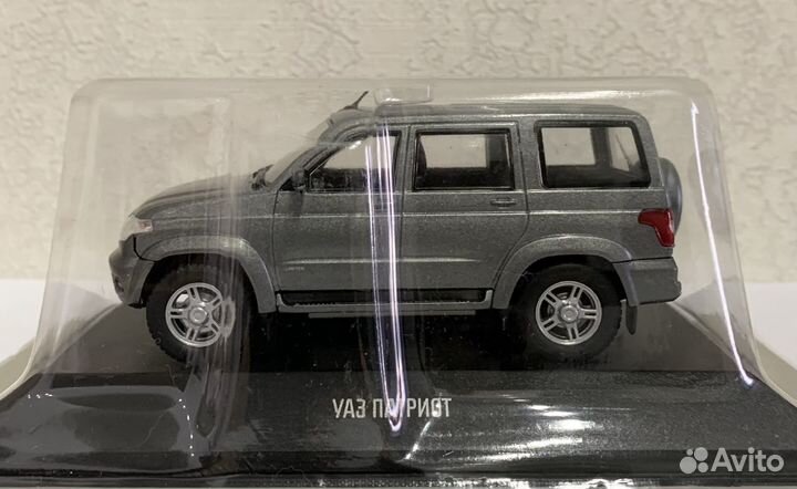 УАЗ патриот 1:43. Деа