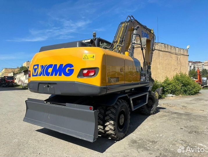 Колёсный экскаватор XCMG XE210WD, 2023