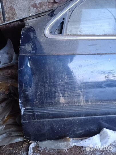 Дверь левая mazda 929, люси