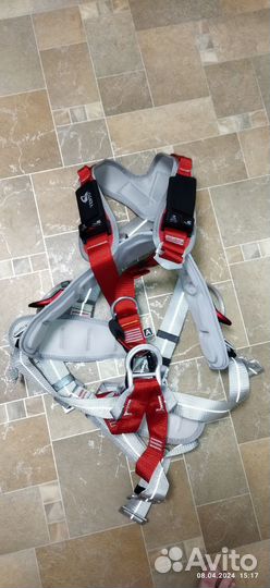 Страховочная привязь vento profi