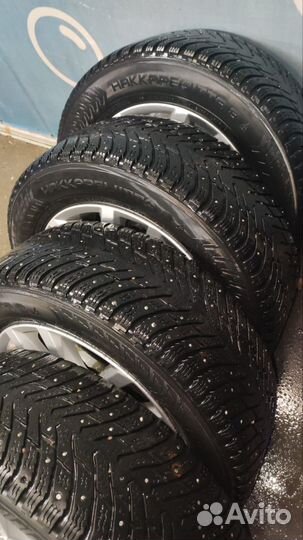 Nokian Tyres Hakkapeliitta 8 215/60 R16 99