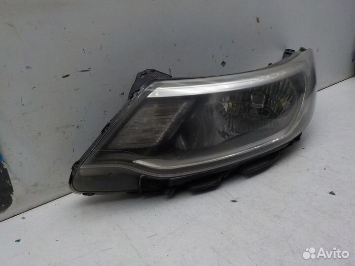 Б/У Б/У Фара левая Kia Rio 2015- 921014X500