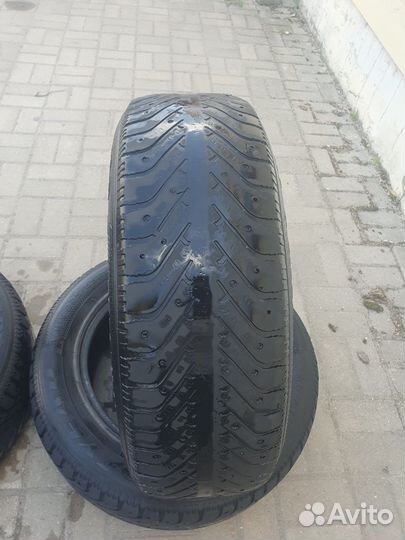 Goodyear UltraGrip 500 225/65 R17
