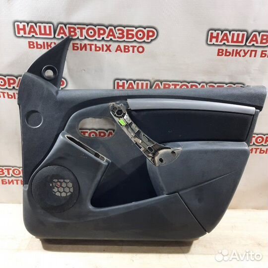 Обшивка боковой двери передняя левая Renault