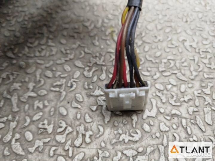 Зеркало переднее левое toyota corolla