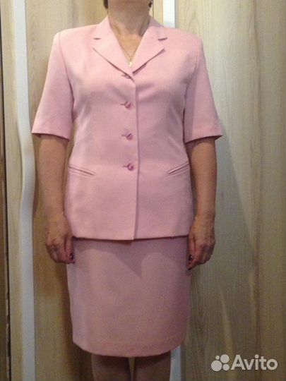 Костюм женский