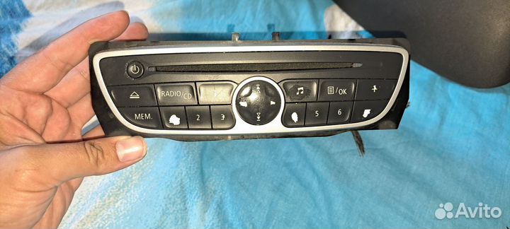 Магнитола Renault Fluence