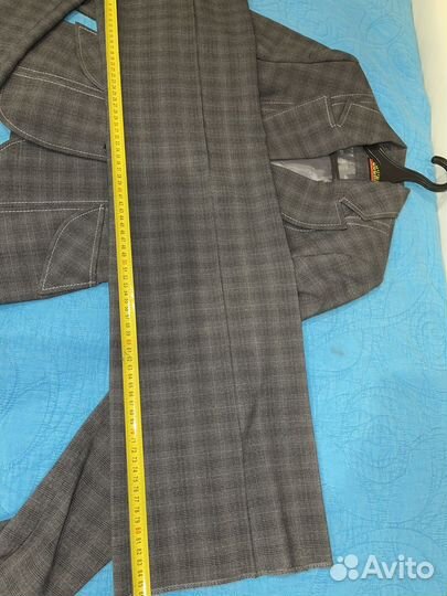 Новый школьный костюм р44