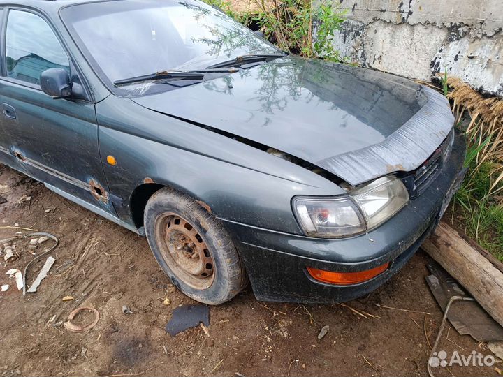 В разборе Тойота Карина Е 2.0 л. 133 лс. 1994 г