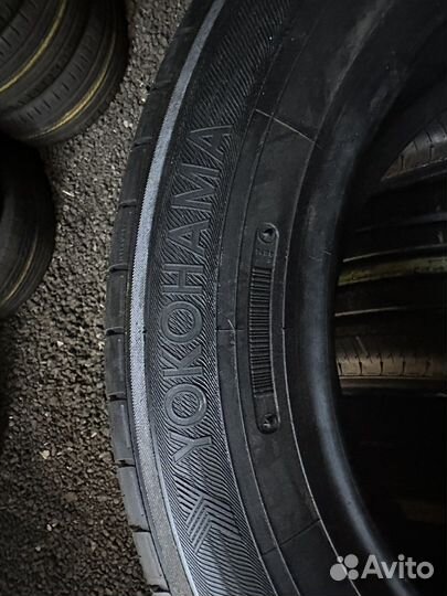 Yokohama Advan dB V551 205/60 R16 92V
