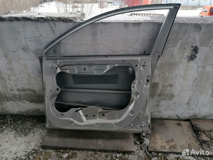 Передняя правая дверь Kia Sportage 2010