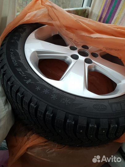 Michelin X-Ice North 3 215/55 R18 20T