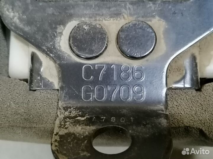 Ремень безопасности задний Mazda 626 GF 1997-2002