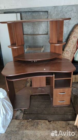 Компьютерный стол