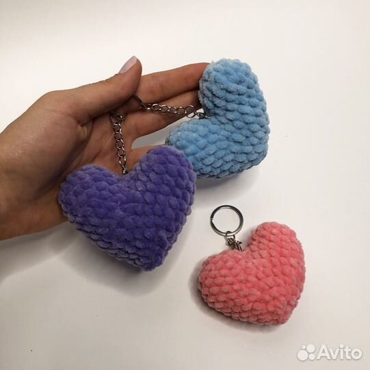 Вязаный плюшевый брелок сердце