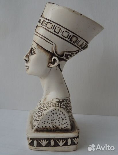 Бюст Нефертити Египет алебастр 11 х 5 см. сувенир
