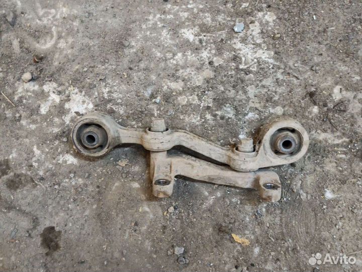 Кронштейн заднего редуктора Mitsubishi airtrek