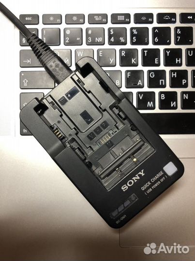 Зарядка для батареек Sony Battery Charger BC-QM1