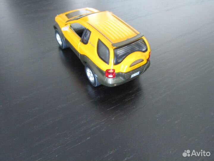 Модель Isuzu VehiCross 1 : 43