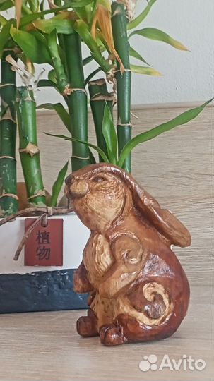 Заяц дерево ручная работа