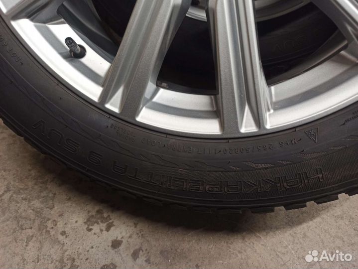 Зима шипы в сборе Ауди Q7 Q8 R20 Hakkapelita 9